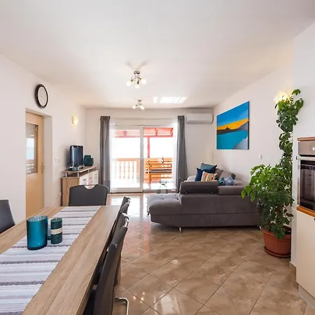 Apartment Marina *
